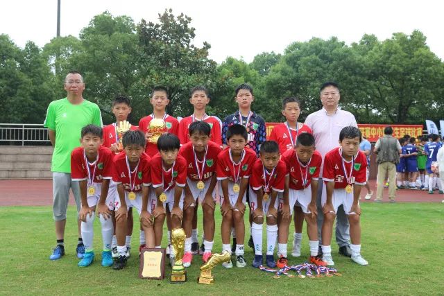 吉伦沃特35+16刘冠岑20+10 山东大胜吉林